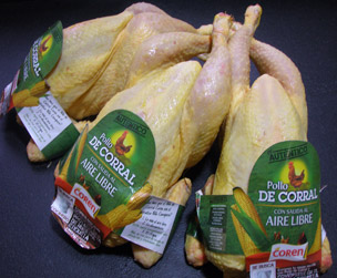  : Pollo campero entero limpio (peso de 1,5-2,8 Kg/unidad)